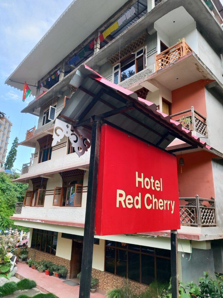 Hotel Red Cherry Pelling
